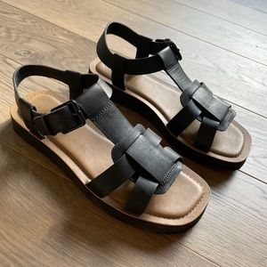 Everlane The Fisherman Sandal